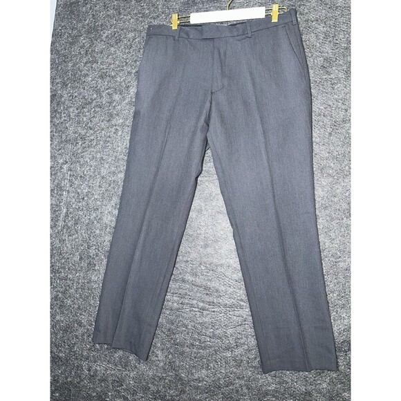 New IZOD Performance Stretch Straight-Fit Dress Pants - Men's Size 36x30 - Picture 1 of 4